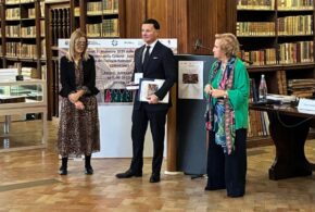 <h3>APICELLA, DIRETTORE GENERALE CONFASSOCIAZIONI: “CONFERITO IERI AD ANGELO DEIANA, PRESIDENTE DI CONFASSOCIAZIONI, IL PRESTIGIOSO PREMIO ‘UOMINI ILLUMINATI’ PER IL SUO CONTRIBUTO SCIENTIFICO E PRAGMATICO ALLA PARITA’ DI GENERE E ALLA VALORIZZAZIONE DELLE DONNE NELLE RETI ASSOCIATIVE”</h3>